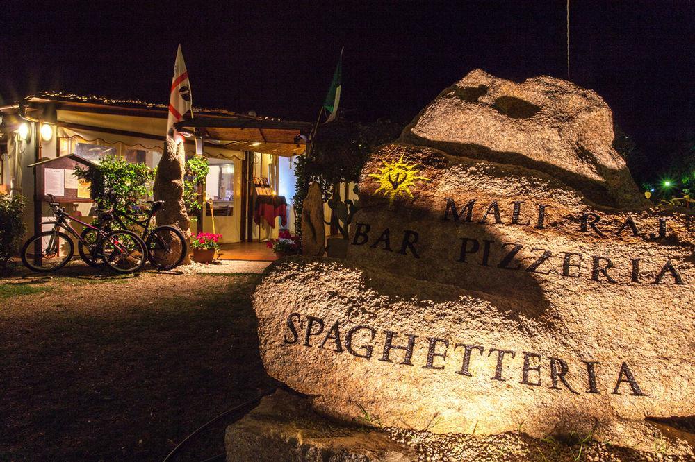 Centro Vacanze Isuledda Cannigione Exteriör bild